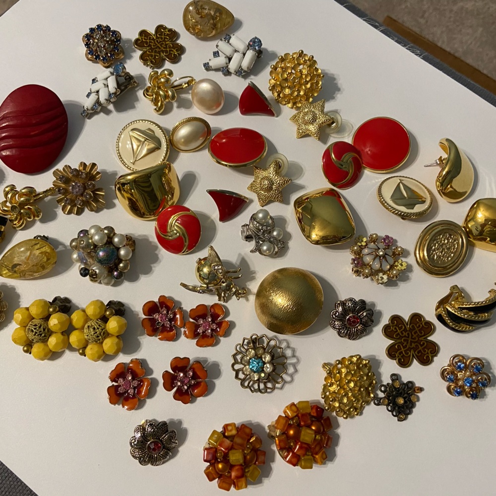 Bundle of Vintage Earrings - calling all Crafters and Jewelry Makers!